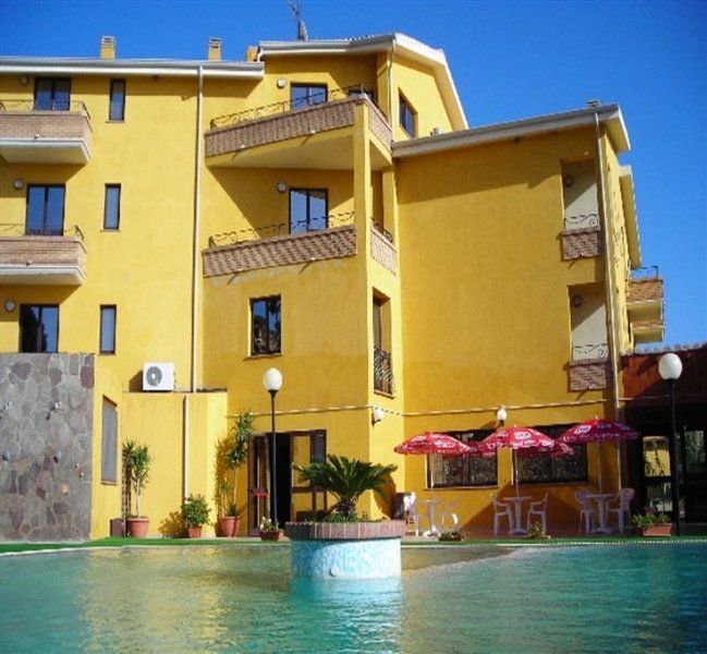 Hotel Le Palme SantʼAnna Arresi Exterior foto